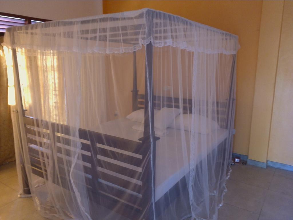 Kith Fiesta Villa Хиккадува Экстерьер фото