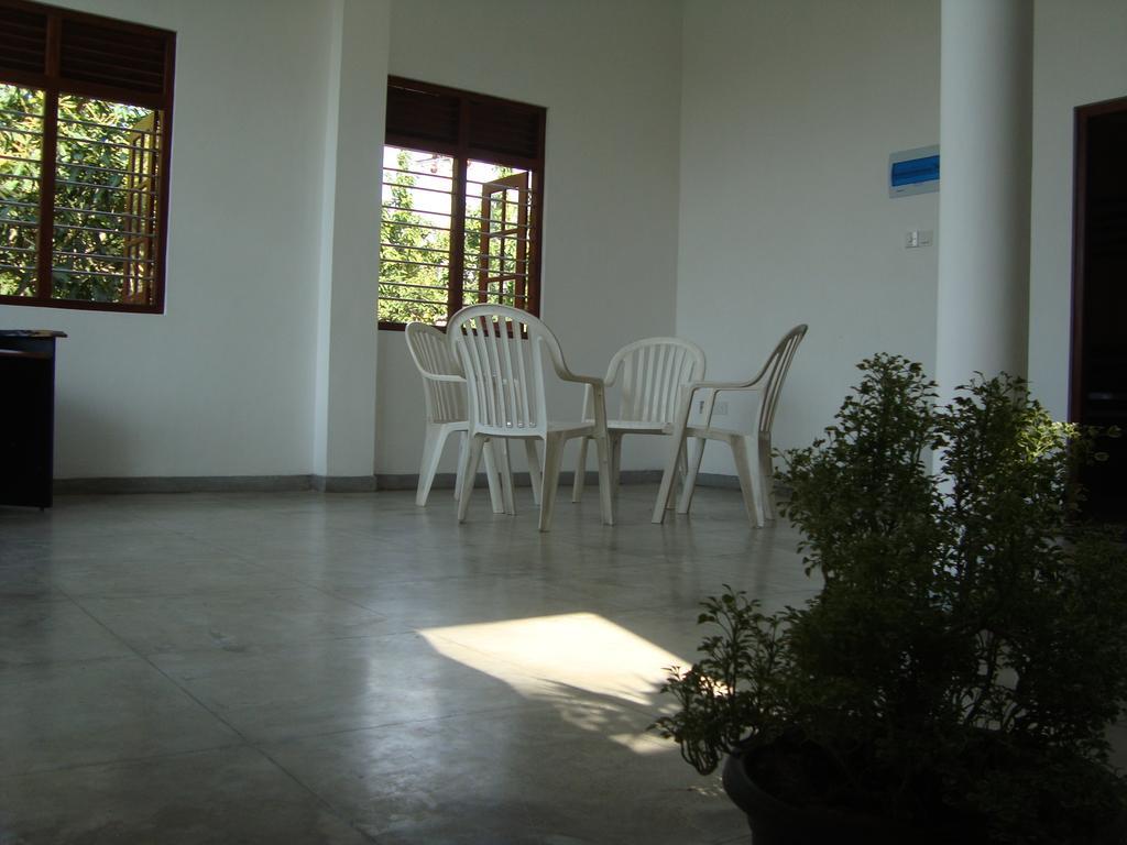 Kith Fiesta Villa Хиккадува Экстерьер фото