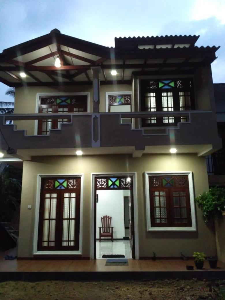 Kith Fiesta Villa Хиккадува Экстерьер фото