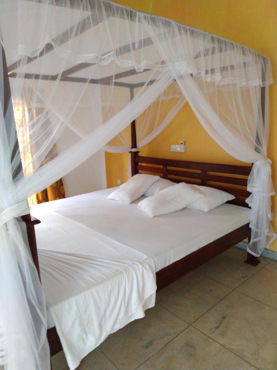 Kith Fiesta Villa Хиккадува Экстерьер фото